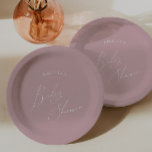 Assiettes En Carton Baby shower Rose Whimsical Dusty<br><div class="desc">Présentez nos assiettes en papier baby shower rose poussiéreuses, parfaites pour votre simple fête de printemps ou d'été boho moderne! Cette assiette à l'ambiance boho-chic, feutrée et feutrée, à la calligraphie élégante et au design minimaliste délicat, est idéale pour les filles. De plus, il est modifiable, de sorte que vous...</div>
