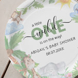 Assiettes En Carton Baby shower Wild One Safari serviettes<br><div class="desc">Plaques en papier baby shower illustrant l'aquarelle d'un singe,  d'un perroquet,  d'un rhinocéros et d'une girafe assis au milieu d'un arrière - plan de jungle verte. Vous pouvez modifier les styles,  la taille et la couleur des polices en cliquant sur le lien personnaliser après la personnalisation.</div>