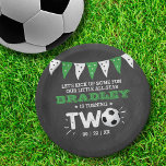 Assiettes En Carton Balle de soccer étoile 2e anniversaire<br><div class="desc">Célébrez dans le style avec ces assiettes en papier tendance 2ème anniversaire. Le design est facile à personnaliser avec votre propre libellé et votre famille et vos amis seront ravis de voir ces fabuleuses assiettes de fête. Les éléments correspondants se trouvent dans la collection.</div>