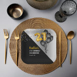 Assiettes En Carton Ballons élégants Noir | Gold 21st Birthday Party<br><div class="desc">Les ballons noirs en retour vers les ballons à chiffres d'or donnent une touche dramatique à ce design de fête d'anniversaire 21e. Conception composite par Holiday Hearts Designs (droits réservés). D'autres numéros d'âge sont disponibles dans notre boutique.</div>