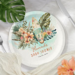 Assiettes En Carton Bébé à bord Surf tropical Baby shower neutre<br><div class="desc">Conception d'invitation baby shower neutre pour le genre qui fonctionne bien pour un garçon ou une fille. Il présente une scène boho tropical exotique botanique surfer avec un thème de surf de surf d'été, y compris fleurs d'hibiscus et monstère et verdure de palmiers. Design a une ambiance de ville de...</div>