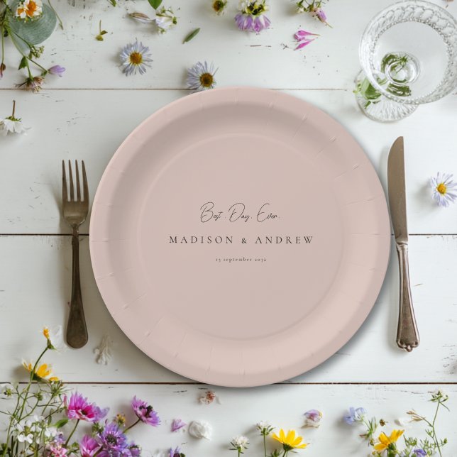Assiettes En Carton BEST DAY EVER! Modern Minimal Dusty Rose Wedding (BEST DAY EVER! Modern Minimal White Wedding Paper Plates with your Name and date.)