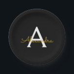 Assiettes En Carton Black Gold Girl Script Monogramme Nom Moderne<br><div class="desc">Monogramme or et noir Ajoutez votre propre nom Plaques de partie de script. Cela rend le cadeau parfait pour 16 ans,  mariage,  douche nuptiale,  anniversaire,  baby shower ou bachelorette pour quelqu'un qui aime le luxe glam et les styles chic.</div>