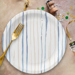 Assiettes En Carton Bleu côtier et brosse de sable<br><div class="desc">Simples rayures à l'aquarelle dans les tons bleu côtier et sable. Design subtil avec ambiance de quartier côtier - parfait pour votre maison de plage ou de bord de lac ou de l'eau de la salle de réception par exemple.</div>