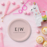 Assiettes En Carton Blush Rose Poussiéreux Féminin Monogramme Nom Mode<br><div class="desc">Blush Rose Poussiéreux Monogramme Ajoutez Votre Propre Nom Écriture Plaques de Fête. Cela fait le parfait cadeau d'anniversaire 16 ans,  mariage,  enterrement de vie de jeune fille,  anniversaire,  baby shower ou enterrement de vie de garçon pour quelqu'un qui aime le luxe et les styles chic.</div>