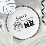 Assiettes En Carton Boho Premier voyage autour du soleil 1er anniversa<br><div class="desc">Voici le premier voyage de Boho autour du modèle de la fête du 1er Anniversaire du Soleil ! Ce design enchanteur capte l'essence de la célébration, mêlant des éléments d'art de ligne d'inspiration aztèque et le charme contemporain du style scandinave japonais. Au coeur de ce design se trouve un soleil...</div>