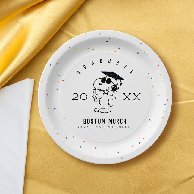 Assiettes En Carton cacahuètes | Snoopy Graduate (Plate on table)