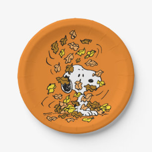 Assiettes En Carton cacahuètes   Snoopy Pile de Feuilles