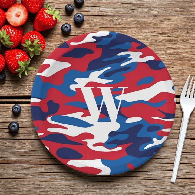 Assiettes En Carton Camouflage patriotique Monogramme Rouge Blanc Bleu (For 4th of July and BBQs, just add your initial and fill with food)