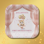 Assiettes En Carton Charming Dancing Kitten Photo First Birthday Girl<br><div class="desc">C'est l'heure de la fête et tellement amusant de décorer avec cette petite ballerine et les ballons roses et or - complétés avec son nom de script personnalisé. "L'amour" est vraiment la réponse. Toute question de conception n'a qu'à envoyer un conversation ou un courriel à charmdesignstudio@rcn.com et nous serons heureux...</div>