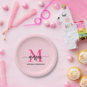 Assiettes En Carton Chaud rose moderne Script Girl Monogramme Nom