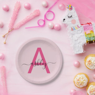 Assiettes En Carton Chaud rose moderne Script Girl Monogramme Nom