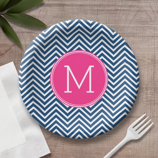 Assiettes En Carton Chevrons bleu marine et magenta sur mesure Monogra (Personalized birthday plate with monogram)