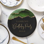 Assiettes En Carton Chic Agate Geode Hunter Green Gold fête d'annivers<br><div class="desc">Ces plaques de papier de fête d'anniversaire chic et glamour présentent une aquarelle d'une géode d'agate dans les tons de vert chasseur avec des reflets de parties scintillant d'or. Les mots "fête d'anniversaire" apparaissent dans la parties scintillant en faux or dans une police décorative moderne d'écriture manuscrite. Customisez-le avec le...</div>