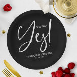 Assiettes En Carton Chic Calligraphie Elle A Dit Oui Engagement<br><div class="desc">Une plaque de papier élégante de fiançailles de calligraphie. Facile à personnaliser avec vos détails. PERSONNALISATION : Si vous avez besoin de personnalisation de la conception,  veuillez me contacter par conversation ; si vous avez besoin d'informations sur votre commande,  les options d'expédition,  etc,  veuillez contacter directement Zazzle support.</div>