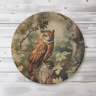 Assiettes En Carton Chouette majestueuse dans une forêt