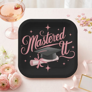 Assiettes En Carton Citation de fin d'études avec un script rose maîtr