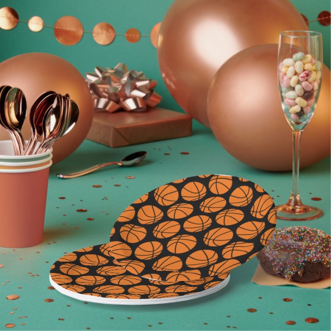 Assiettes En Carton Classic Basketball Pattern on Black (Multi)