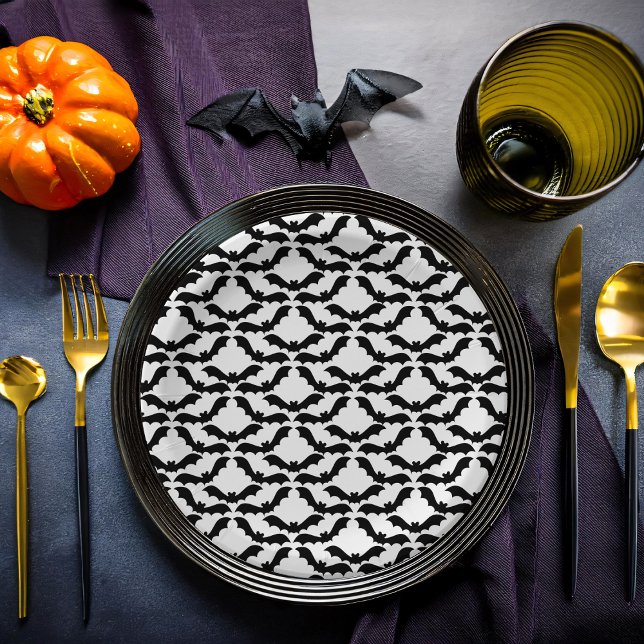 Assiettes En Carton Colonie nuageuse d'Halloween en noir et blanc (Colony of Bats Halloween Pattern Paper Plates)