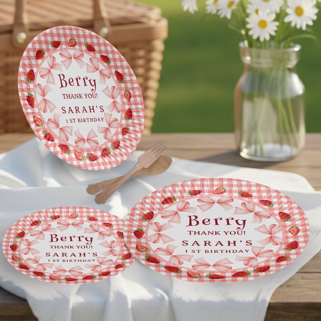 Assiettes En Carton Coquette Berry First Birthday Red Gingham (Coquette Berry First Birthday Red Gingham Paper Plates)