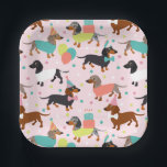 Assiettes En Carton Dachshund Anniversaire Fête Plaques papier<br><div class="desc">Chiens de fête d'anniversaire mignons avec des manteaux noirs,  bronzés et dapple habillés de mignonettes vêtements d'anniversaire avec ballons,  gâteau et motif confetti.</div>