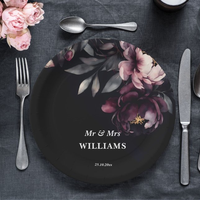 Assiettes En Carton Dark moody noir élégant modèle de pivoines bordeau (Dark moody noir elegant burgundy peonies template paper plates personalized wedding tableware)