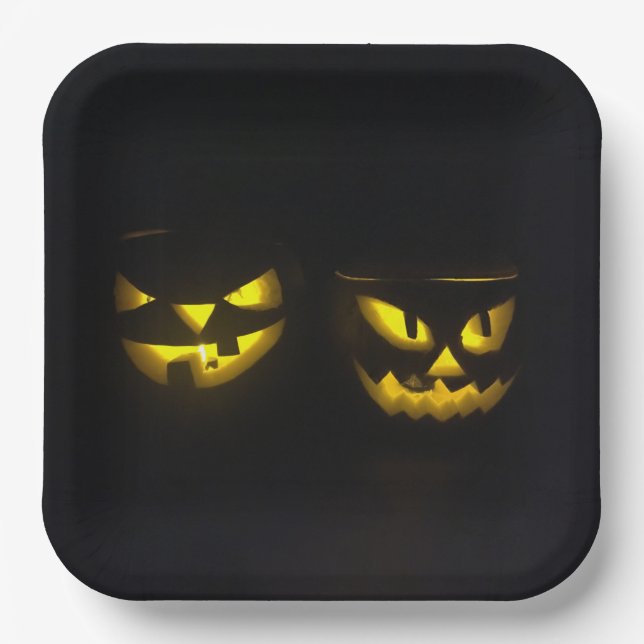 Assiettes En Carton Déplaisant visage Citrouille d'Halloween jaune sur (Recto)