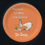 Assiettes En Carton Dr. Seuss Œufs verts et jambon espagnol<br><div class="desc">Cette conception présente le titre espagnol de l'histoire classique de Dr Seuss, "Huevos verdes con jamón" (Les Œufs verts au jambon). L'œuvre d'art représente le personnage sceptique Guy-Am-I en train de fixer vers le bas l'assiette emblématique d'œufs verts et de jambon. Avec le logo authentique de Dr Seuss en bas,...</div>