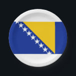 Assiettes En Carton Drapeau de Bosnie-Herzégovine<br><div class="desc">Ce dessin présente le drapeau de la Bosnie-Herzégovine, qui est un pays d'Europe du Sud et du Sud-Est, situé dans les Balkans. La Bosnie-Herzégovine est bordée par la Serbie à l'est, le Monténégro au sud-est et la Croatie au nord et au sud-ouest. La capitale et plus grande ville de Bosnie...</div>