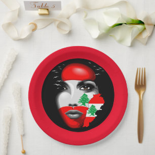 Assiettes En Carton Drapeau et carte du Liban sur le visage de la fill