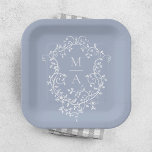 Assiettes En Carton Dusty Blue Classic Floral Crest Monogram Mariage<br><div class="desc">Élégante plaque de papier mariage à fleurs bleues victoriennes françaises. Pour une personnalisation plus avancée de cette conception,  cliquez sur le BOUTON DESIGN TOOL ci-dessus !</div>