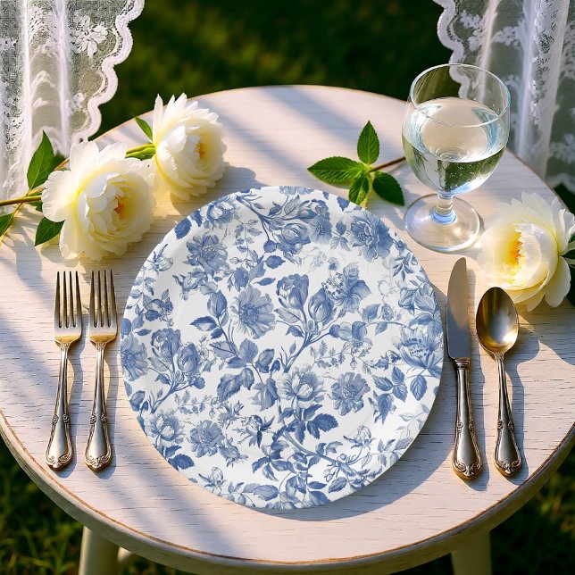 Assiettes En Carton Elegant Dusty Blue Toile Floral Wedding (Elegant Dusty Blue Toile Floral Wedding Paper Plates)
