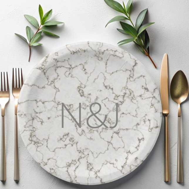 Assiettes En Carton Élégante Gris Marbre Moderne Monogramme Plaques de (An elegant gray marble paper plate with space for your initials)