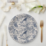 Assiettes En Carton Elégante Toile Florale Bleue Vintage de Jouy<br><div class="desc">NewParkLane - Elégantes assiettes en papier,  avec un indigo/bleu et beige vintage motif "toile fleurie" ou "toile de jouy" aux fleurs et aux oiseaux. Un design classique et intemporel pour les mariages et autres occasions festives. Consultez cette collection pour les articles correspondants.</div>