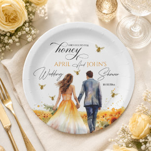 Assiettes En Carton Elle a trouvé sa lune de miel Shower