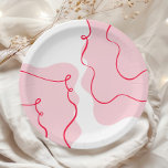 Assiettes En Carton Elle attache le noeud rétro rose ondulé rouge<br><div class="desc">Elle est en train de lier le noeud rétro rose ondulé plaque de papier rouge ondulé articles correspondants sont disponibles.</div>