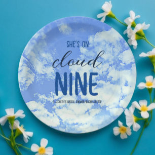 Assiettes En Carton Elle est au septième ciel ! Enterrement de vie de 