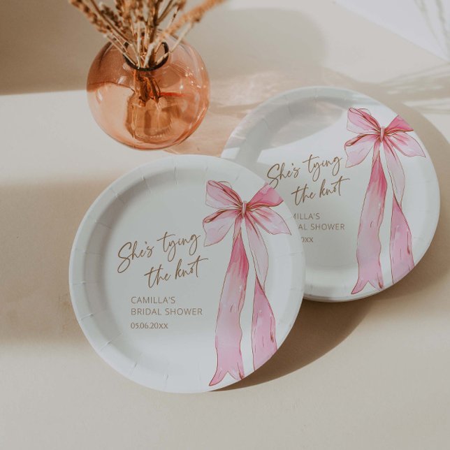 Assiettes En Carton Elle est en train de nouer la Fête des mariées de  (Créateur téléchargé)