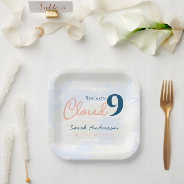 Assiettes En Carton Elle est sur Cloud 9 Baby Shower de mariage Champê (Mariage)
