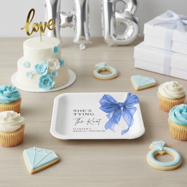 Assiettes En Carton Elle Noue Le Nœud Bleu Bow Réception De Mariée (Créateur téléchargé)
