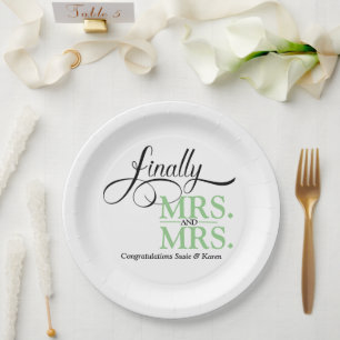 Assiettes En Carton Enfin, à la réception Mme et Mme Wedding