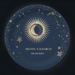Assiettes En Carton Étoiles Soleil Or Céleste Et Lune<br><div class="desc">Soleil et lune d'or céleste,  étoiles sur un arrière - plan bleu marine.</div>