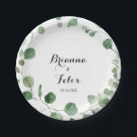 Assiettes En Carton Eucalyptus Moderne Calligraphie Mariage Gâteau<br><div class="desc">Cette plaque en papier mariage de calligraphie moderne eucalyptus est parfaite pour une simple réception de mariage. L'aménagement comprend des branches et des feuilles d'eucalyptus botaniques élégants dessinés à la main dans des aquarelles. Faites-le vous-même en ajoutant les noms de la mariée, du marié et de la date du mariage....</div>