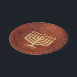 Assiettes En Carton Far North Chanukkah - écorce de Birch Intérieur<br><div class="desc">Heureux Chanoukah de l'extrême nord. Une recréation numérique d'une ménorah de Chanukkah qui se formerait en effaçant soigneusement la surface extérieure rougeâtre sur le côté arrière de l'écorce de bouleau (Betula papyrifera) pour révéler la couche plus légère et jaunâtre sous-jacente. Ajoutez votre propre texte.Il s'agit d'un artisanat traditionnel parmi les...</div>