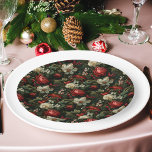 Assiettes En Carton Festif Colorful Roses de Noël, Pine et Holly<br><div class="desc">Joli et coloré motif floral de Noël sans coutures de roses rouges,  fleurs blanches,  baies sèches rouges,  pin et feuillage sur un arrière - plan sombre. Complète ma collection classique de mariage de monographie florale de Noël.</div>