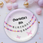 Assiettes En Carton Fête d'anniversaire de l'époque de l'amitié Bracel<br><div class="desc">Une assiette de fête d'anniversaire pour filles mignonnes présente des bracelets d'amitié qui épellent l'ère de l'anniversaire. Personnalisé avec le nom des filles d'anniversaire.</div>