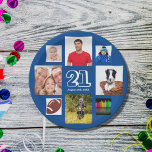 Assiettes En Carton fête d'anniversaire photo collage garçons garçons<br><div class="desc">Une plaque en papier pour une fête d'anniversaire de 21e (ou tout âge) célébrant sa vie avec un collage de 8 de vos photos. Personnalisez et ajoutez l'âge de 21 ans et une date. Date de naissance ou date de la fête. Lettres de couleur blanche. Arrière - plan bleu.</div>