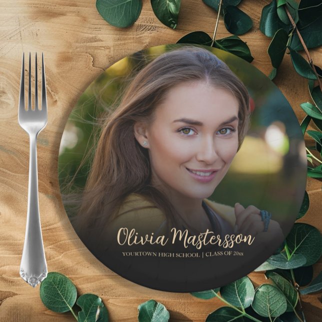 Assiettes En Carton Fête de graduation Black Gold Photo (Graduation party photo paper plates.)