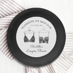 Assiettes En Carton Fête des mariées de lingerie en dentelle noire<br><div class="desc">Black Chic Lace Aquarelle Lingerie Fête des mariées Papier Plaques Vaisselle dispose d'élégants soutiens-gorge en dentelle noire avec votre soirée de lingerie personnalisée, la fête de culotte ou la douche nuptiale dans un script élégant. Personnalisez en modifiant le texte dans les zones de texte fournies. Créé par ©Evco Studio www.zazzle.com/store/evcostudio...</div>