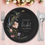 Assiettes En Carton Fête des mariées fleur sauvage noire<br><div class="desc">Les élégantes plaques de papier de douche nuptiale de plusieurs tailles et styles présentent d'élégants fleurs sauvages aquarelles et vos détails en lettrage chic sur un arrière - plan noir. CORRESPONDANCE d'objets dans notre collection.</div>